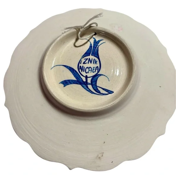 Hand painted blue and white Turkish Ceramic wall hanging/ Plate. Iznik Nicaea. - Picture 3 of 3